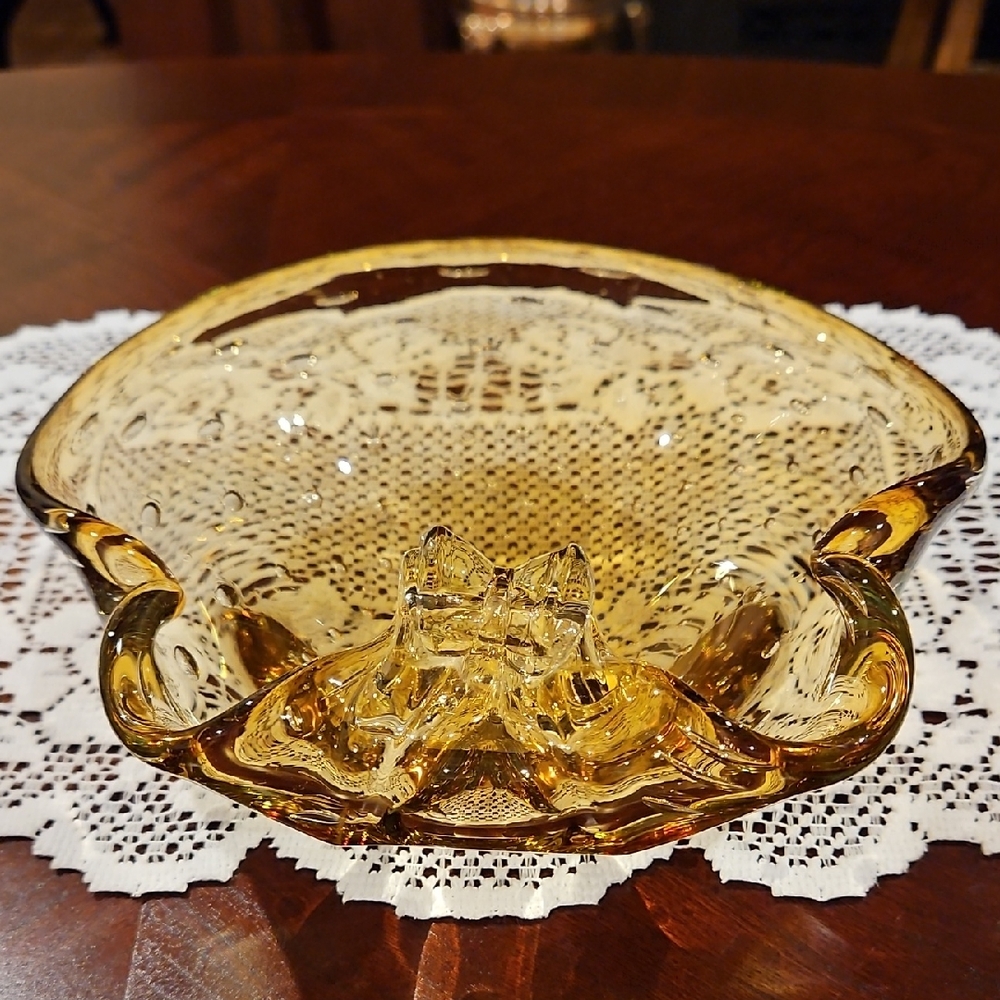 VTG Honey Amber Controlled Glass Decorative Centerpiece Bowl, UV Reactive